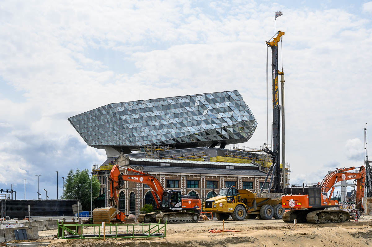 Antwerpen โ Hafenhaus, Architektin Zaha Hadid